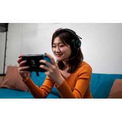 JBL QuantumSOUND certifié Hi-Res — La précision et la présence acoustique du Son Signature JBL QuantumSOUND certifié Hi-Res.