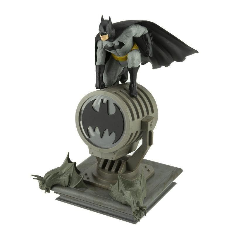 LAMPE DC COMICS PVC STATUE BAT-SIGNAL AVEC BATMAN - (HAUT: 27CM)