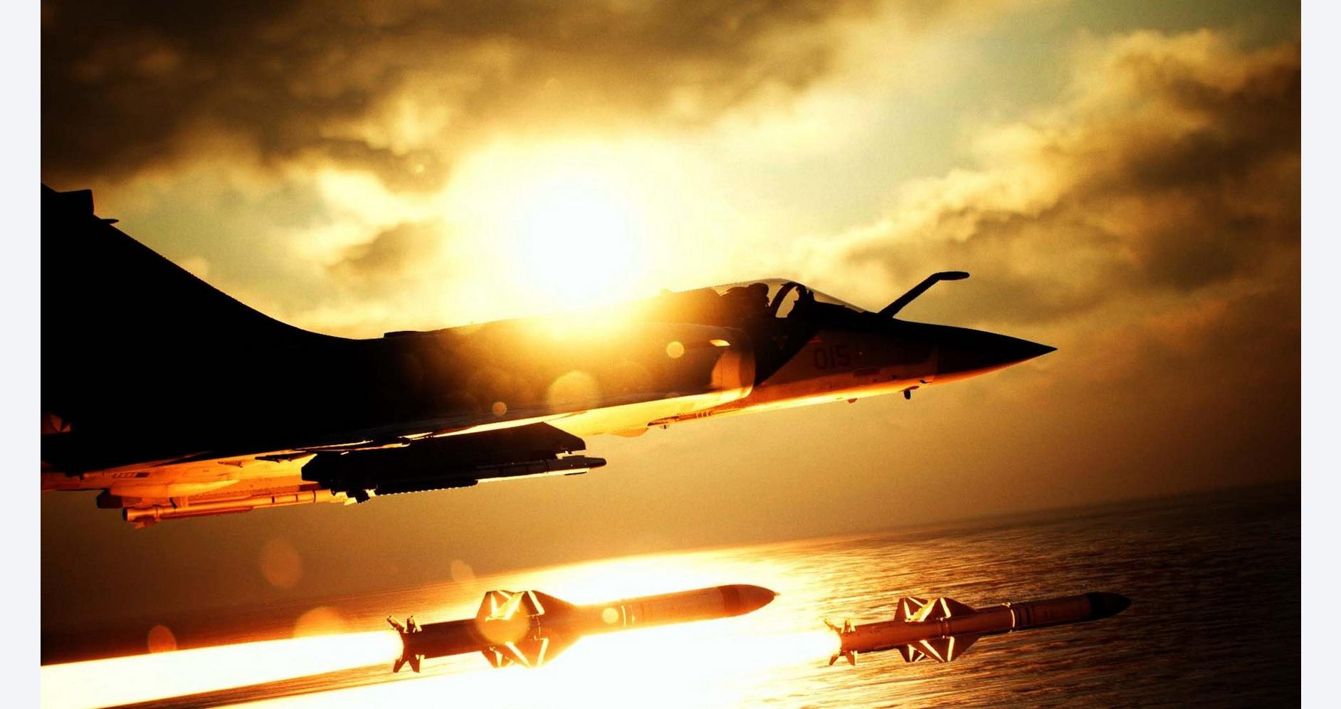 Avions de chasse dans un ciel infini