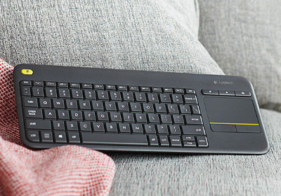 Clavier Logitech K400 Plus utilisé à distance