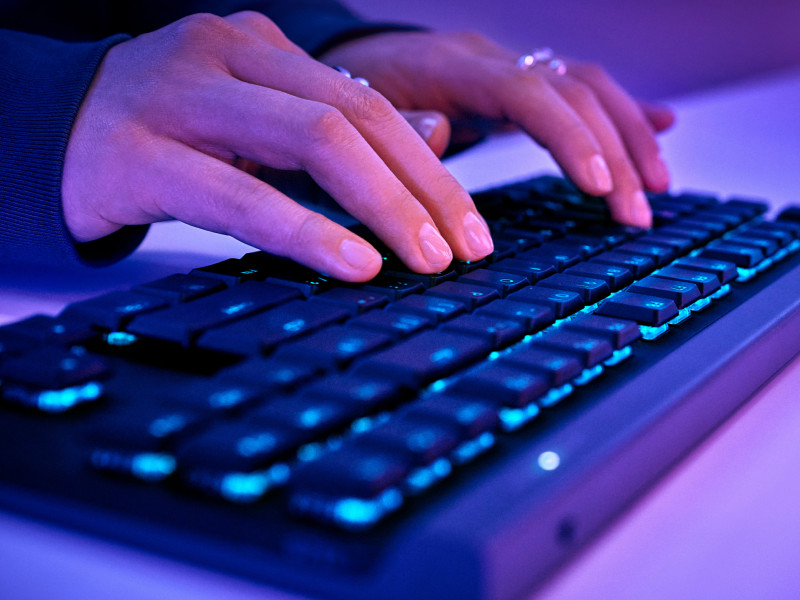 Switchs mécaniques GL Tactile sur le clavier Logitech