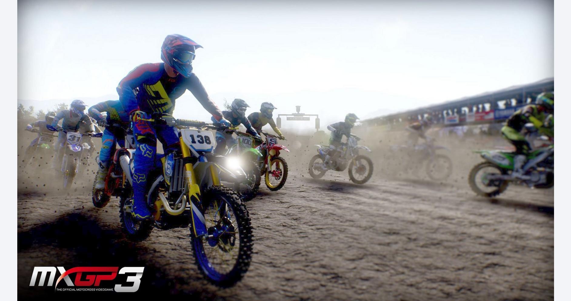 Empreintes dans la poussière de motocross