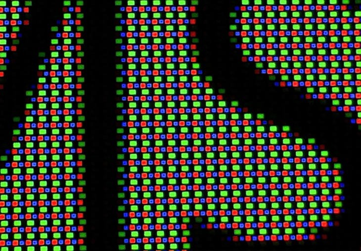 QD-OLED nouvelle generation — Le nouvel arrangement de pixels offre des images plus nettes, des details plus fins et un texte