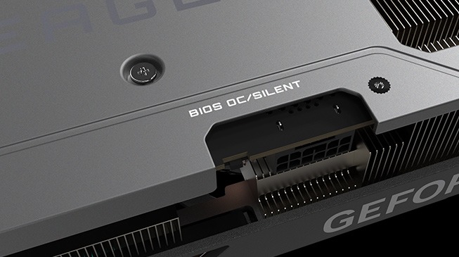 Dual BIOS — Le double BIOS permet de choisir entre un mode performance et un mode silencieux plus discret.