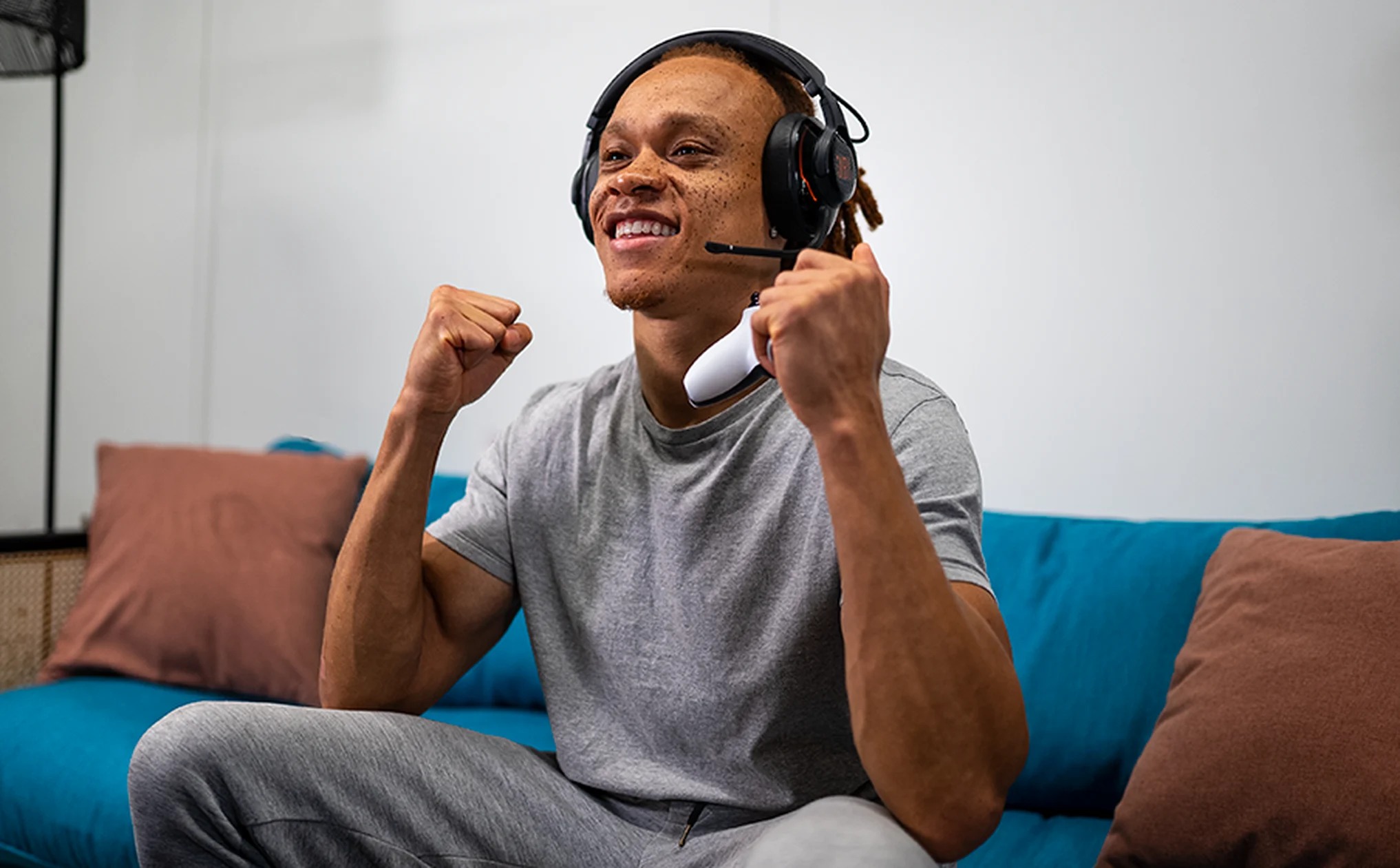 JBL QuantumSPATIAL 360 — Le son spatial JBL QuantumSPATIAL 360 associé au moteur JBL QuantumENGINE et à DTS Headphone:X v2.0.