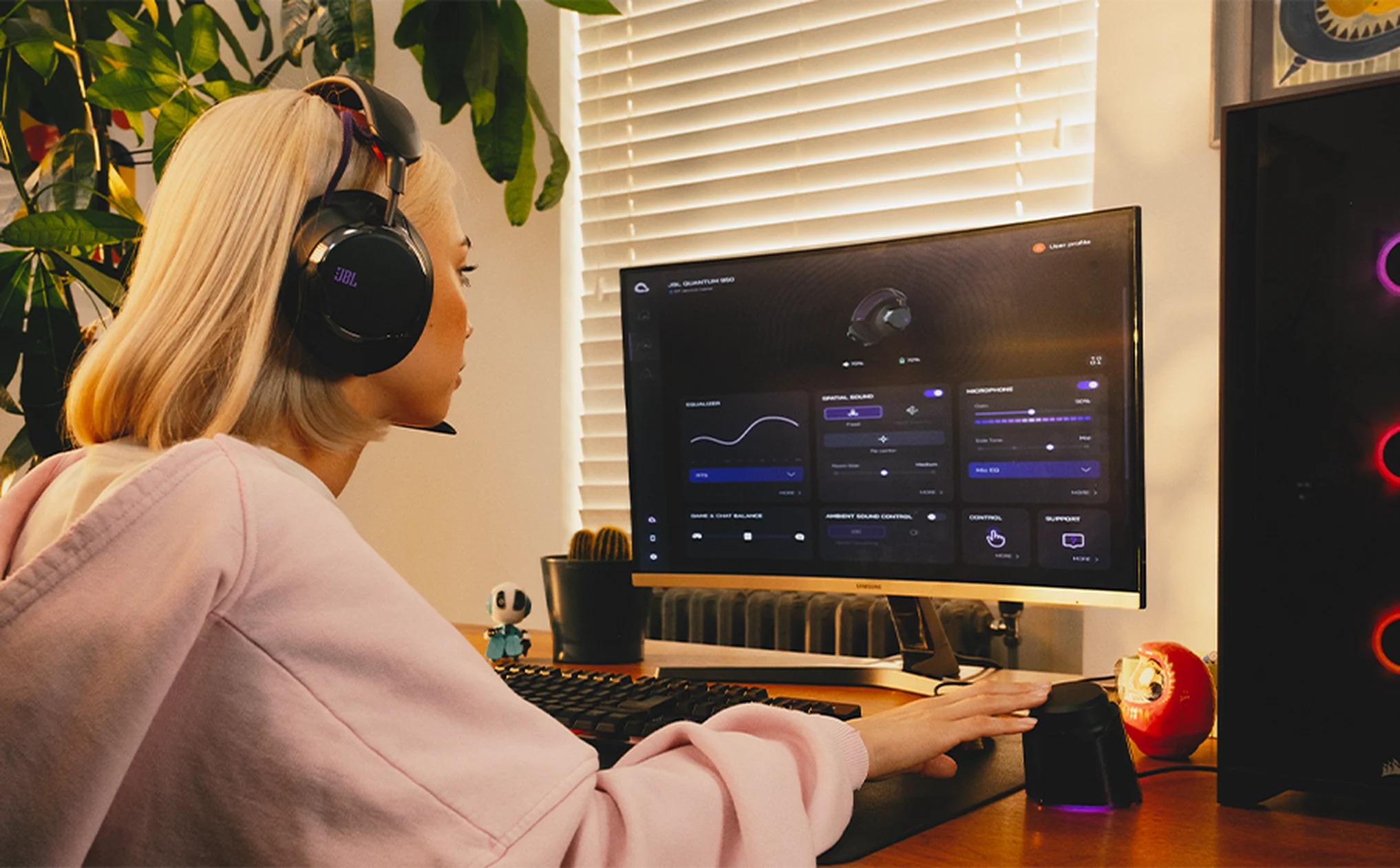 JBL QuantumENGINE — Le logiciel JBL QuantumENGINE qui personnalise le casque et relie simultanément les produits JBL Quantum.